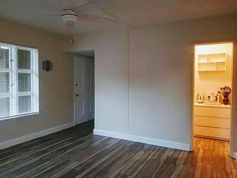 4th image of 515 NE 17th Ave APT 1