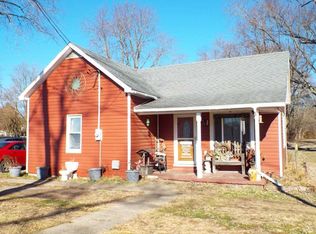 129 E Cross St, Patoka, IN 47666