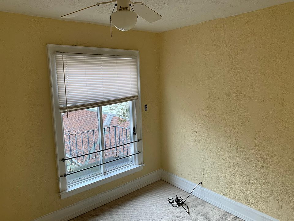 ROOM 1
