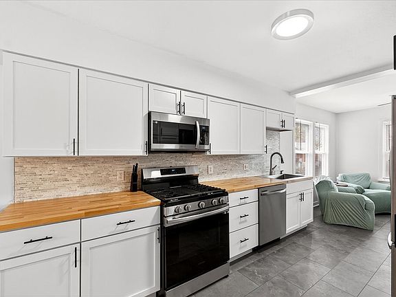 5th image of 2154 Knox Ave