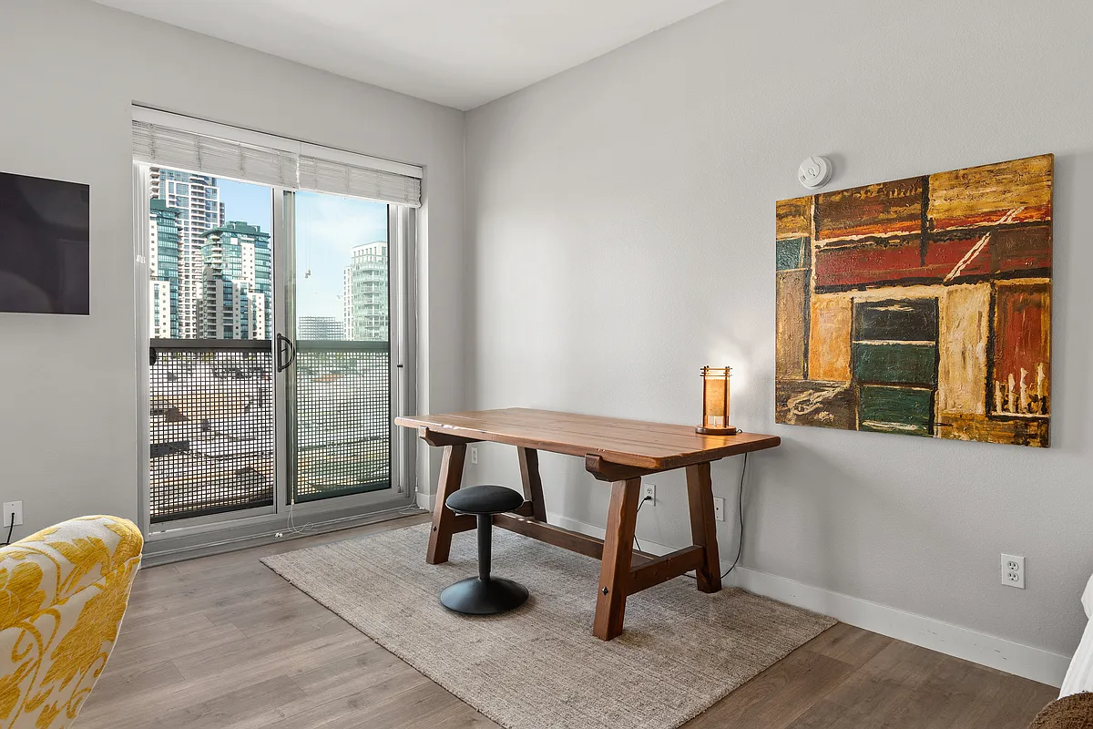 Studio, 636 sqft, $4,000 — Photo 3