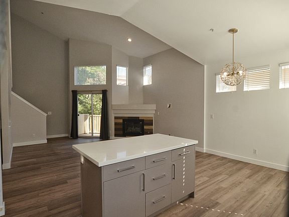 Kitchen Island & Dinning Area