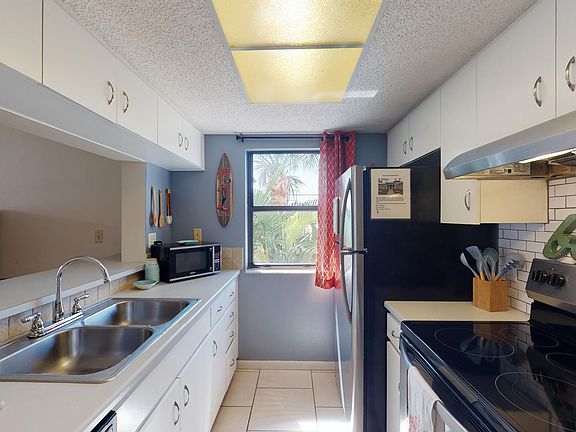 Furnished Kitchen