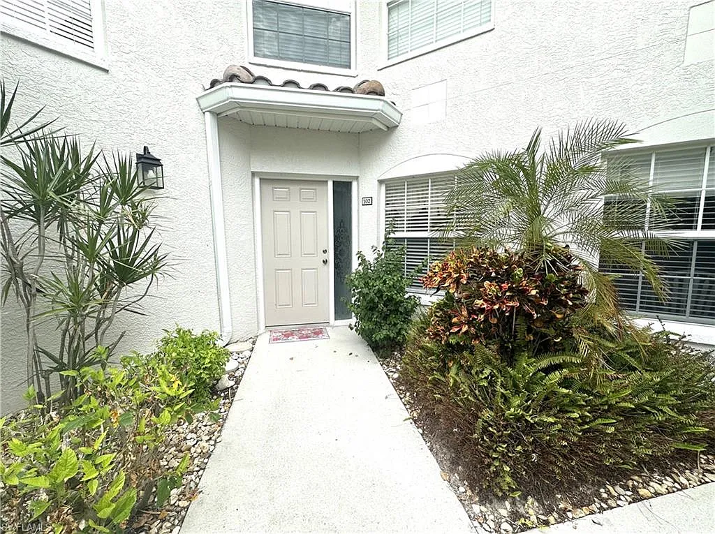 2 bed, 2.0 bath, 1282 sqft, $5,200 — Photo 3