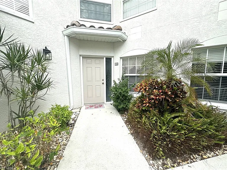 6816 Satinleaf Rd S #102 — Photo 3