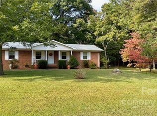 9609 Forest Dr, Charlotte, NC 28216