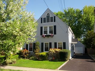 106 Highland Ave, Port Washington, NY 11050