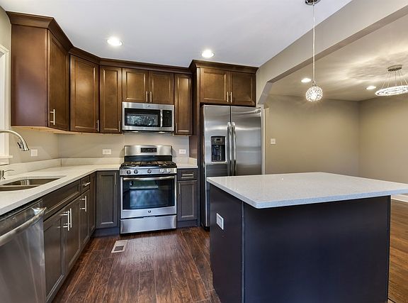 4th image of 8435 S King Dr