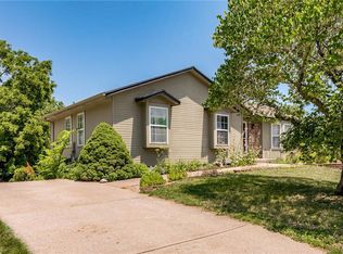 1128 NE Lindsay Ave, Lees Summit, MO 64086