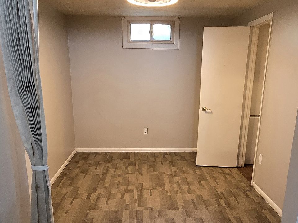 2nd image of 4721 1/2 N 39th St #1/2