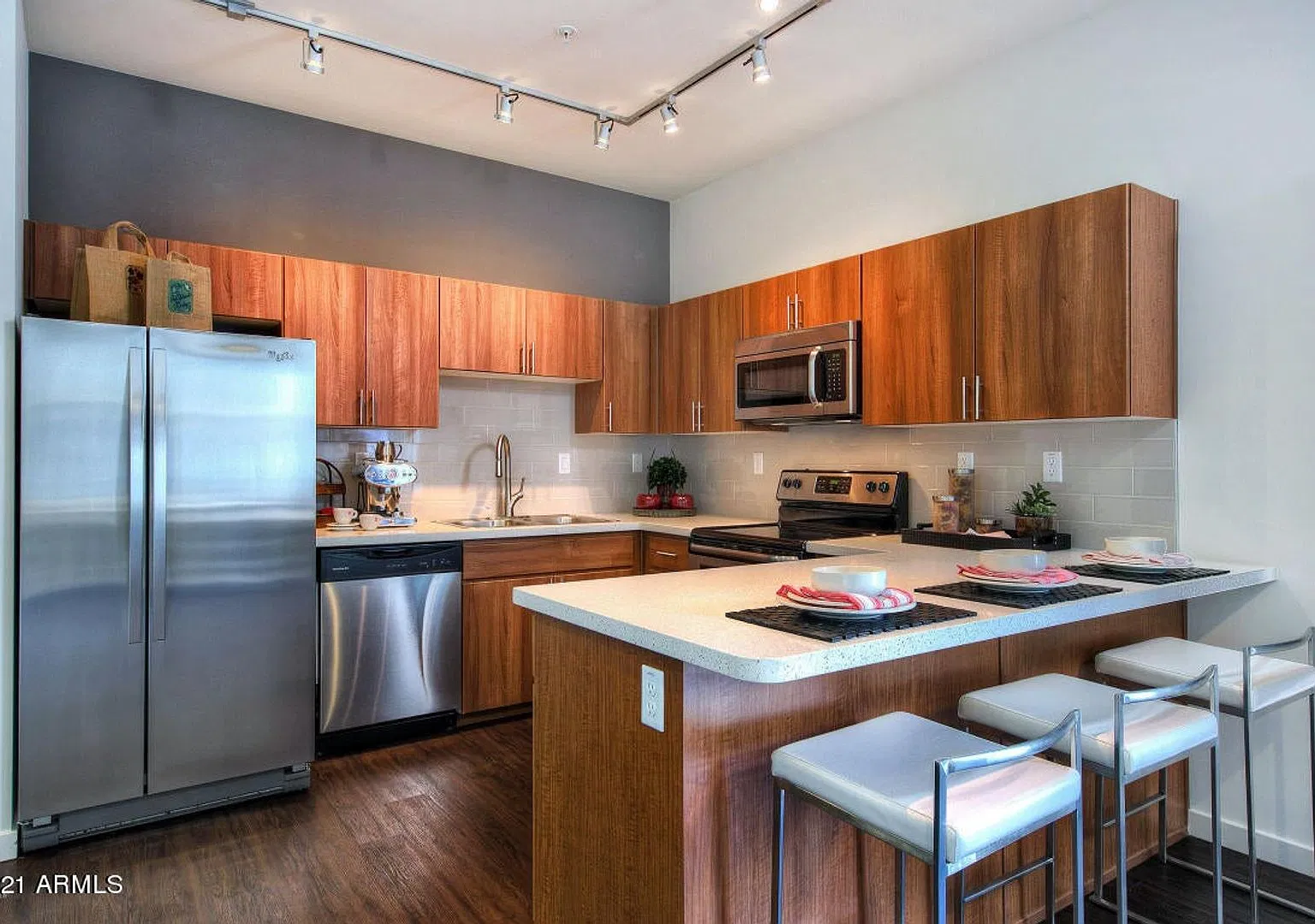 40th St (Unit #109) — Photo 3