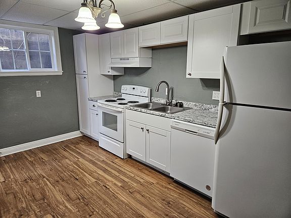 5th image of 335 W Eisenhower Blvd #3
