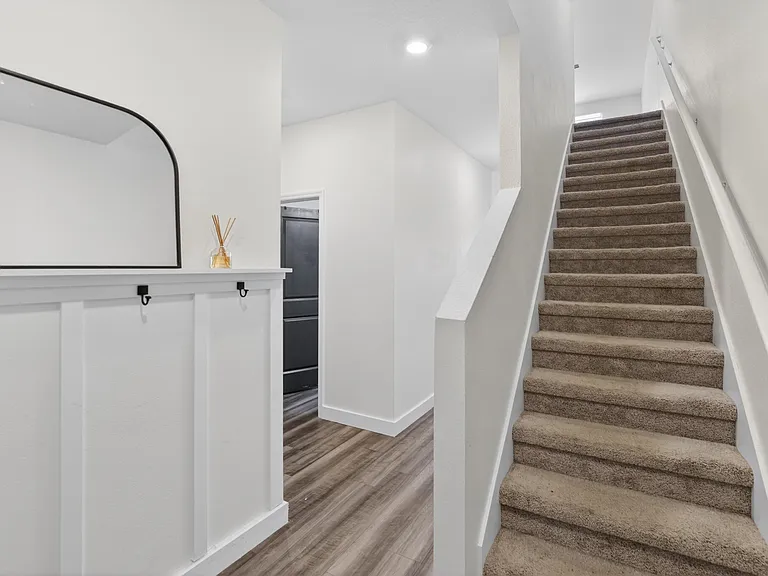 1044 Kelly Fern Loop — Photo 9