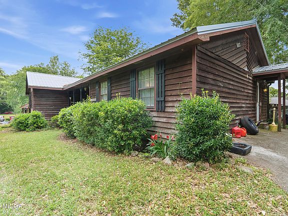 3rd image of 206 Brookwood Dr