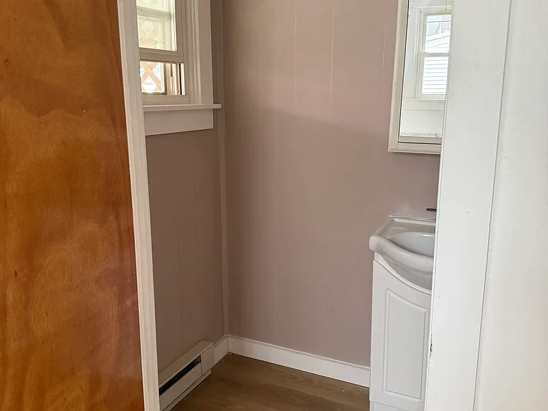 2406 Noble St — Photo 10