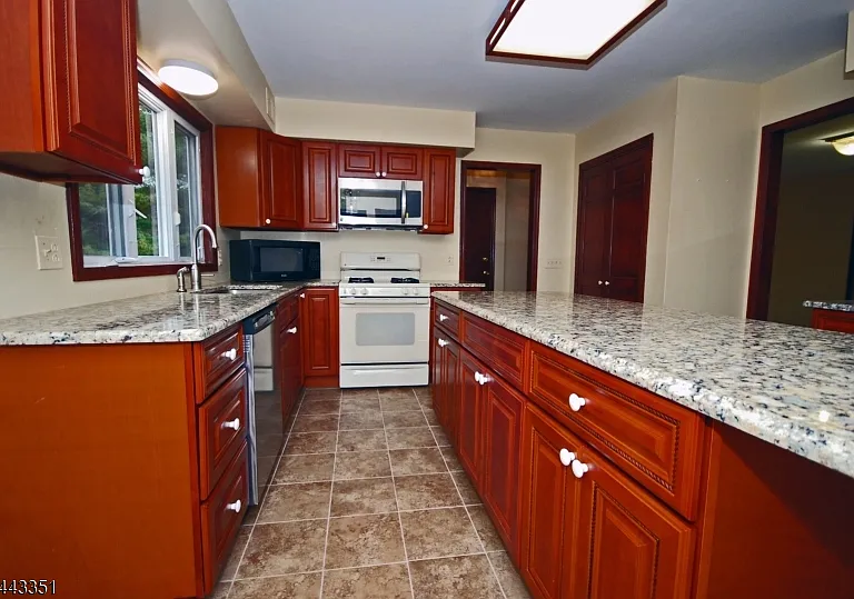 6 Heather Ln — Photo 9
