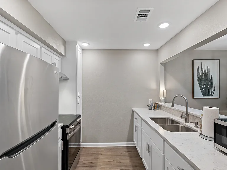 700 S Sims Ave — Photo 16