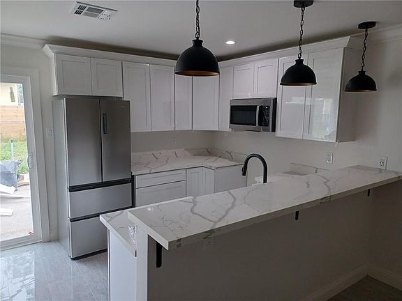 3rd image of 3600 Kent Dr