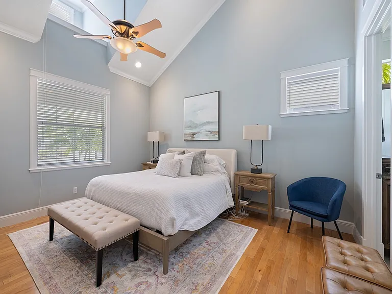 1913 Robalo Dr — Photo 24