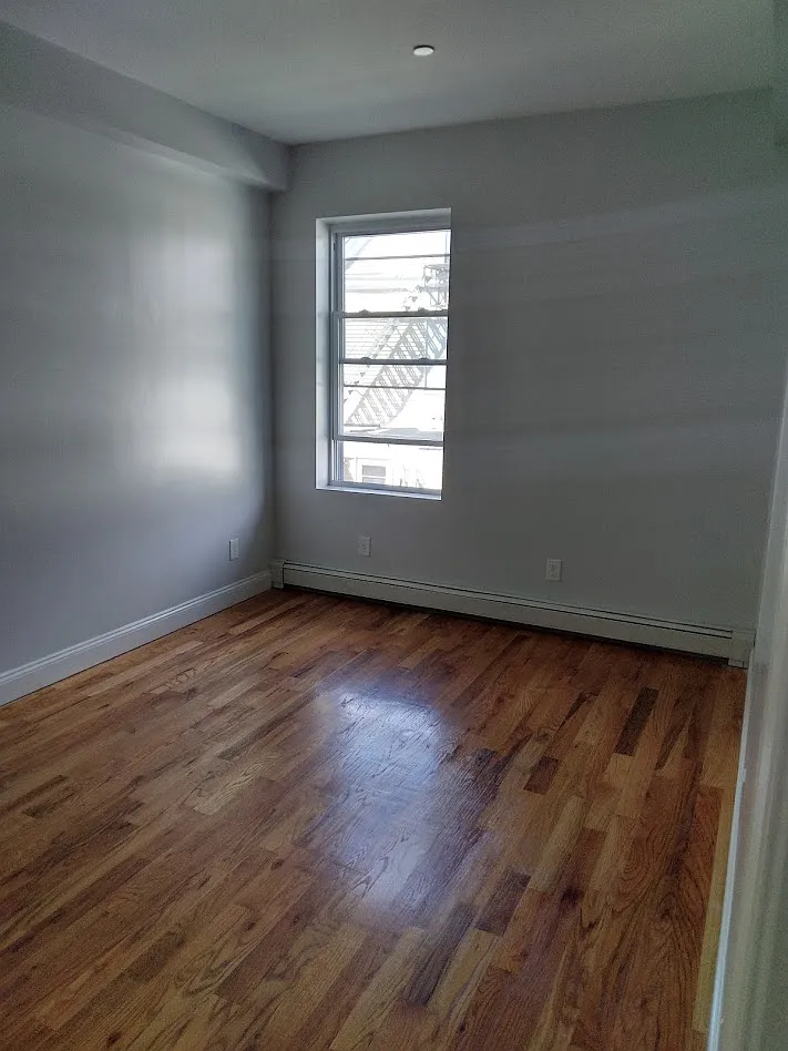 2 bed, 900 sqft, $2,200 — Photo 4