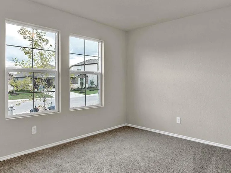 6008 Roderick Dr — Photo 6