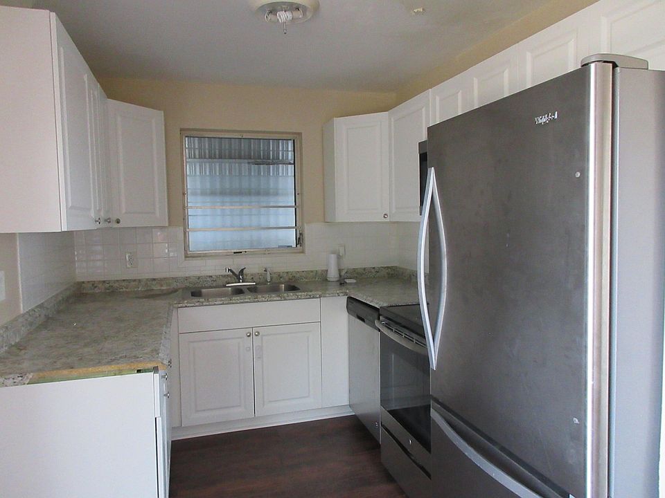 2nd image of 625 SW 59th Street