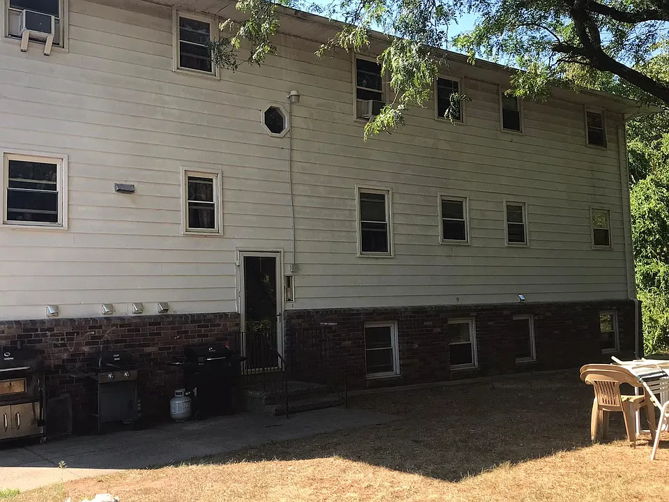 Rear entry, lounging under the pines, quiet residential area near shopping,
