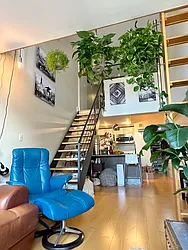 Rented by LEVEN Real Estate