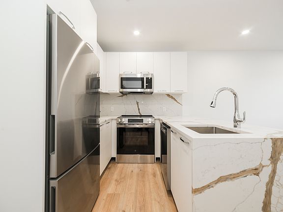 3rd image of 37 Lake St #2A
