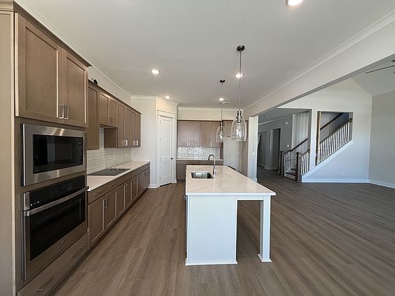 5th image of 7257 Fairlawn Dr