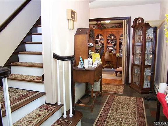 3rd image of 2 Parker Ln
