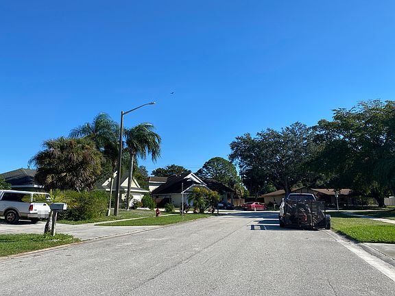 5th image of 120 Sherwood Dr