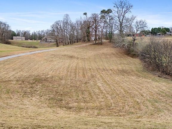 3rd image of 1231 Walker Rd