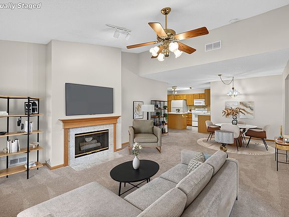 3rd image of 120 NW Georgetown Blvd Unit 1