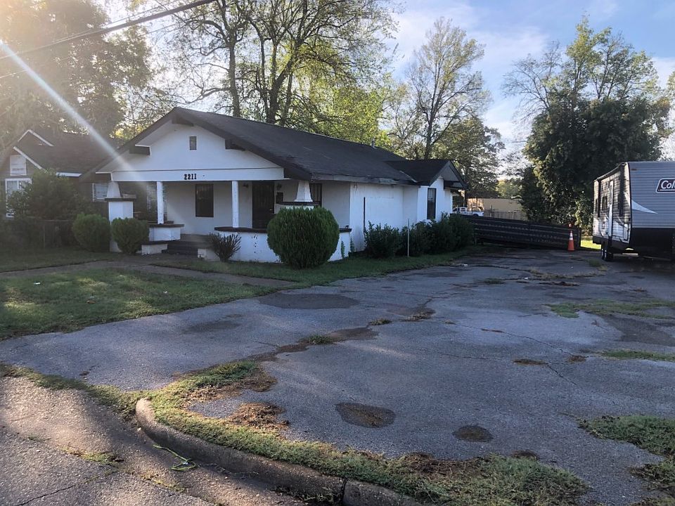1st image of 2211 18th St