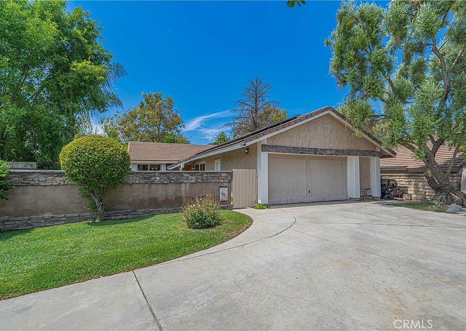 1st image of 25557 Alesna Dr