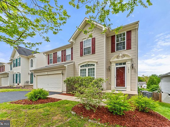 2nd image of 1017 Riverdale Cir