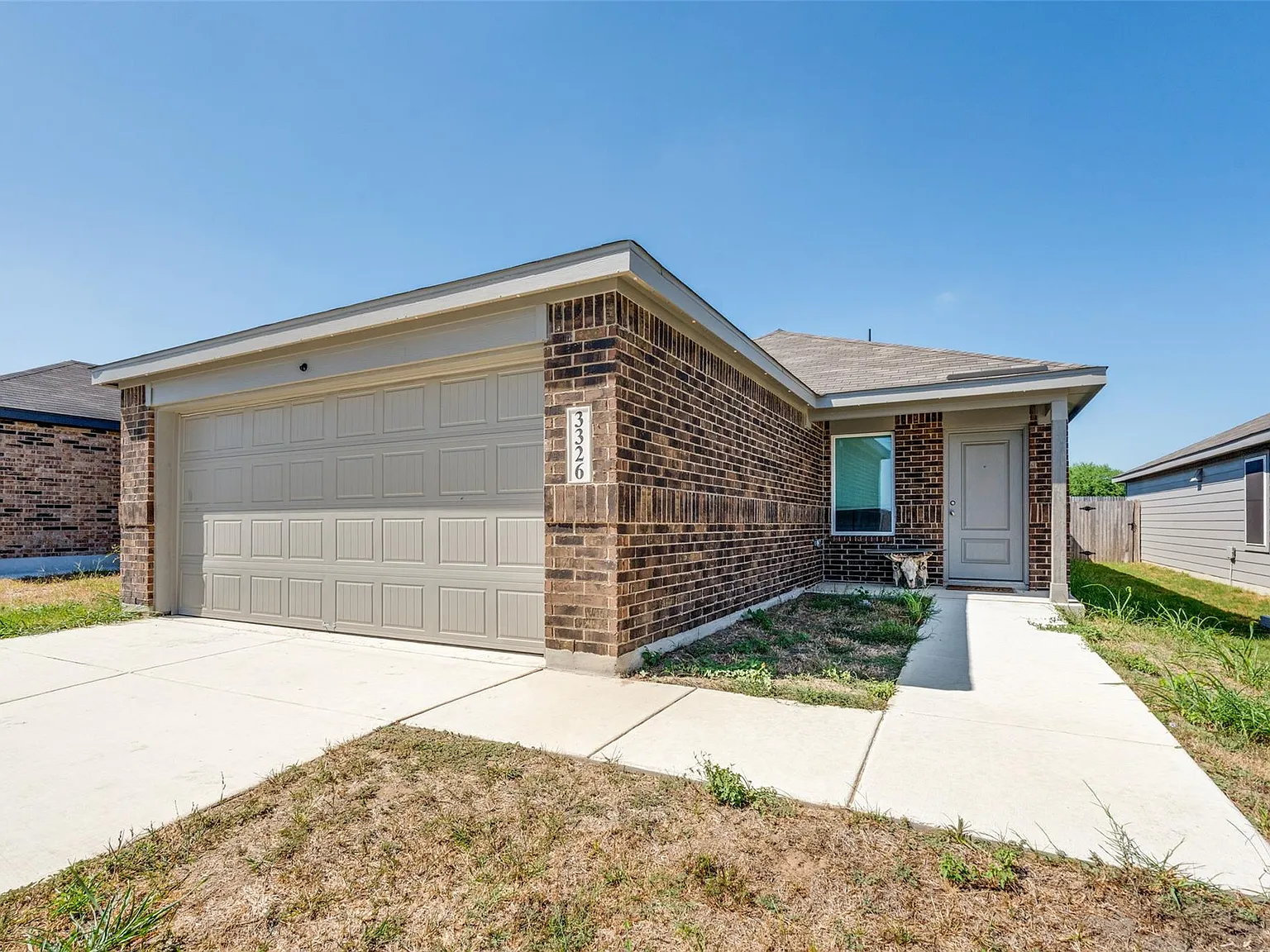 3 bed, 2.0 bath, 1266 sqft, $1,595 — Photo 3