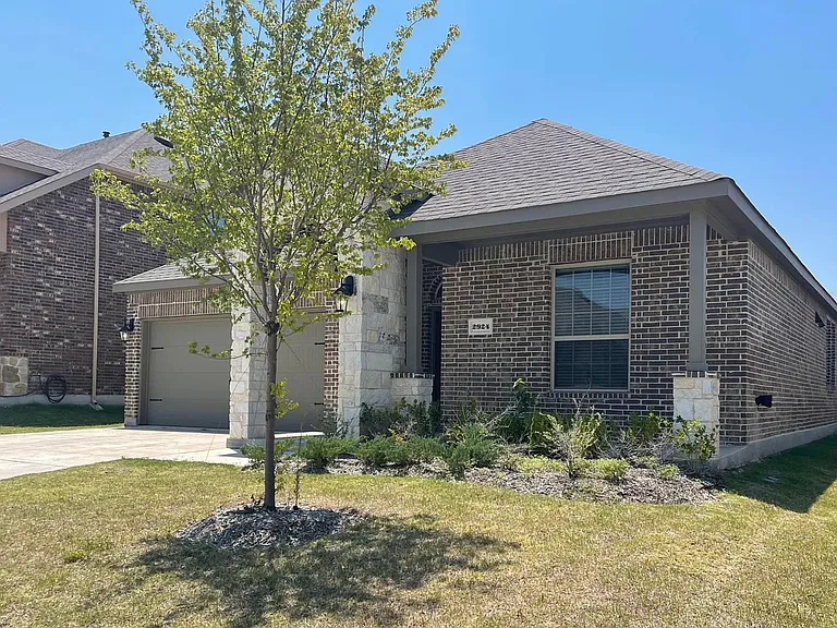 2924 Log Cabin Dr — Photo 26