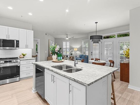 4th image of 390 17th St NW Unit 2044