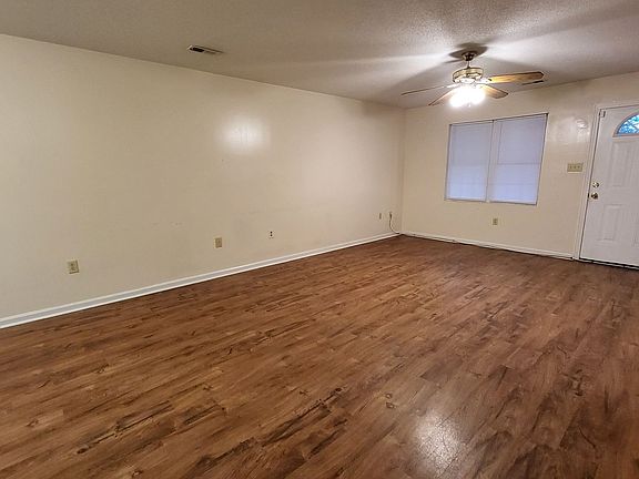 3rd image of 2411 Oak St APT C