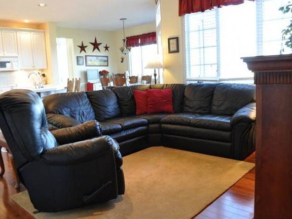 5th image of 4021 Beaumont Dr