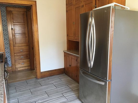 5th image of 3151 28th Ave S #2