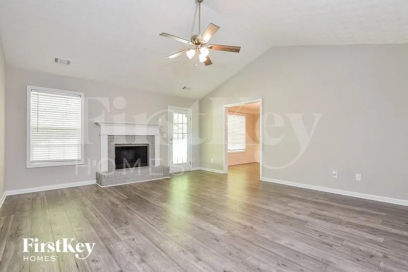 Building Photo - 1517 River Song Way
