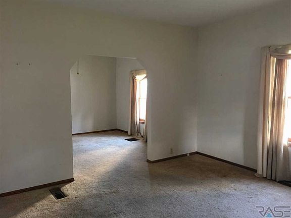 2nd image of 917 N Duluth Ave
