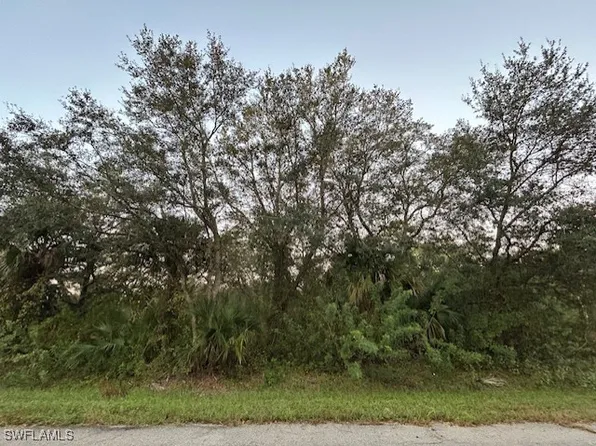 1909 Grant Ave, Lehigh Acres, FL 33972