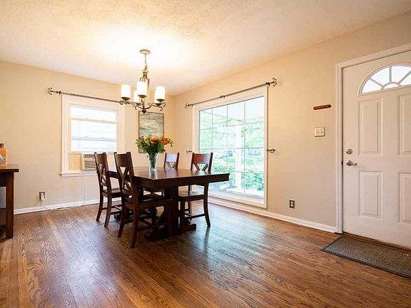 5th image of 338 E Jeffrey Pl