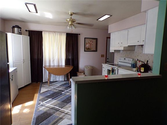 4th image of 325 S Highland Ave