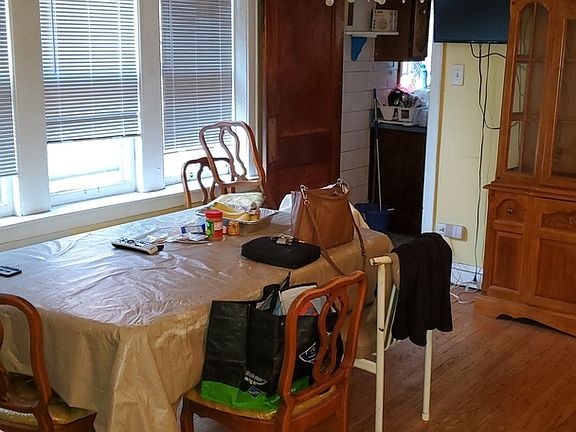 4th image of 8206 S Saint Lawrence Ave