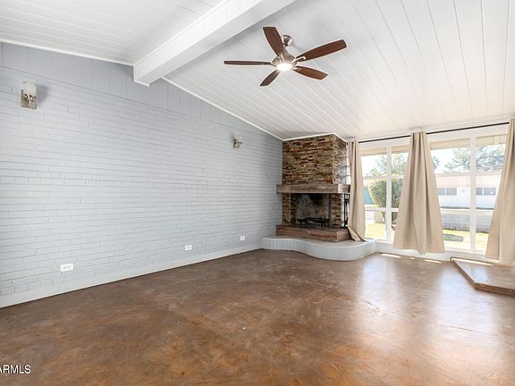 4th image of 4648 E Holly St